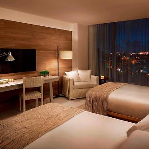 Standard Zimmer mit Kingsize-Bett